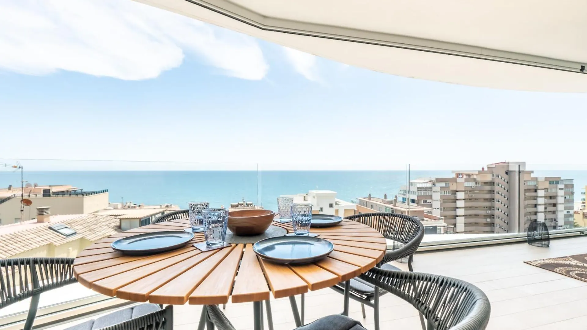 푸엔히롤라 Amazing Sea Views - The Wave Ii, Pool And Sea View 아파트